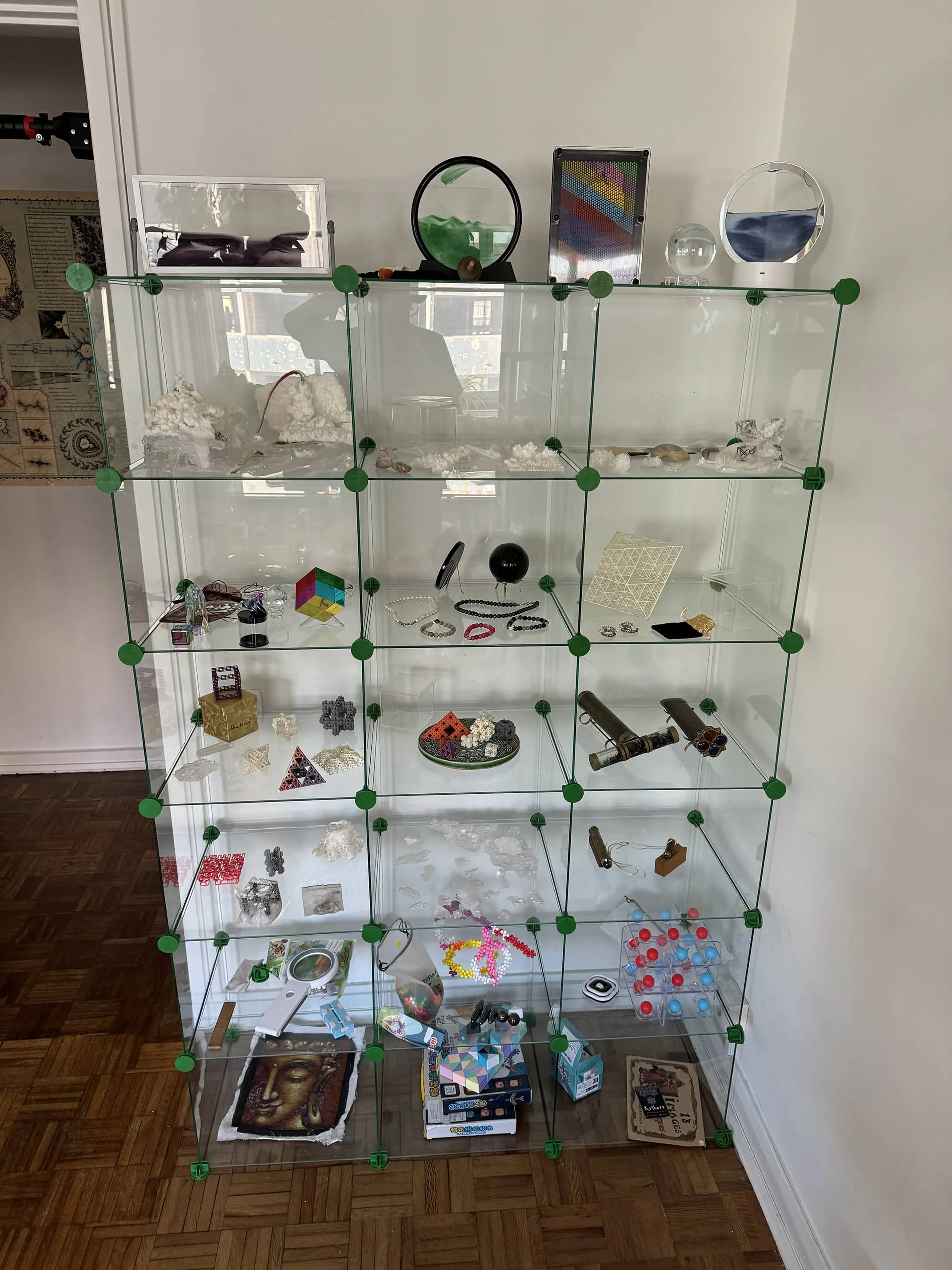 Glass vitrine for showing objects, 24 cubes easily configurable. Big one is Height 170cm Wide 110cm Deep 36cm, photo 1